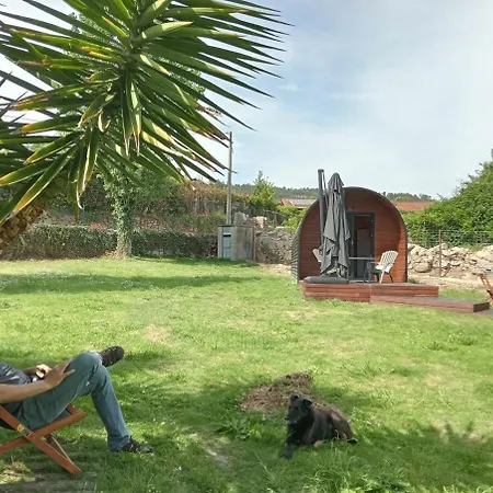Village Retreat With Pool 펜션 파레데스